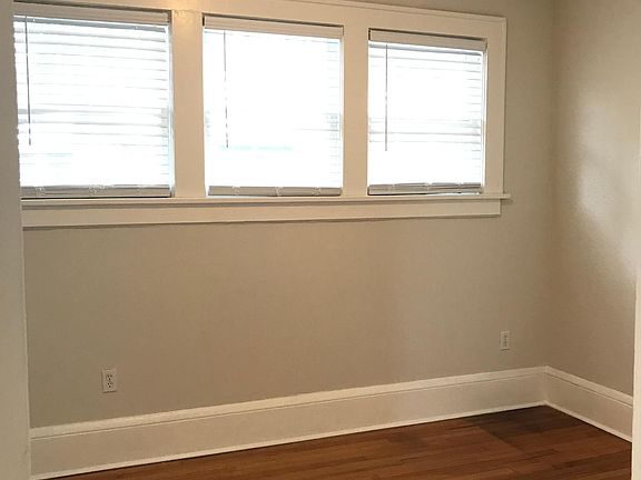 3rd image of 1324 Donald St