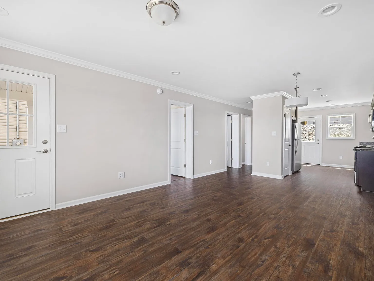 2 bed, 805 sqft, $1,400 — Photo 3