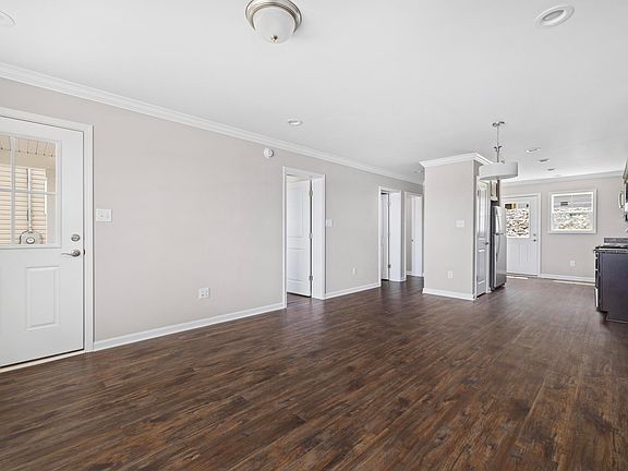 3rd image of 103 Elliott And Scott Cir #7