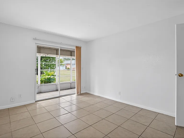 202 Bedford Trl — Photo 24
