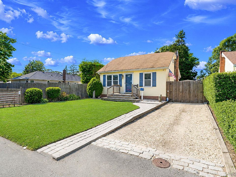 7 Inca Drive, Bay Shore, NY 11706 | MLS #1019656 | Zillow