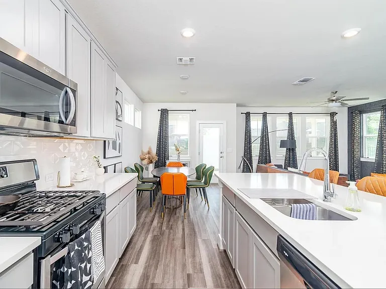 7501 Travertine Spring Dr — Photo 8
