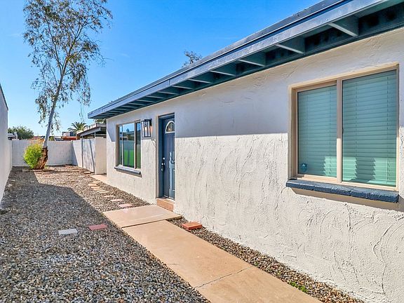 4th image of 429 W La Jolla Dr