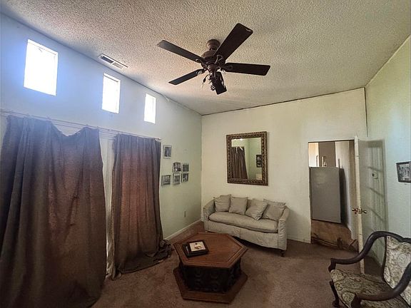 4th image of 1020 Springhill Rd