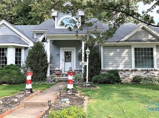 2037 Hunters Run, Holland, OH