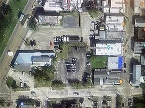 3rd image of 132 Robert St