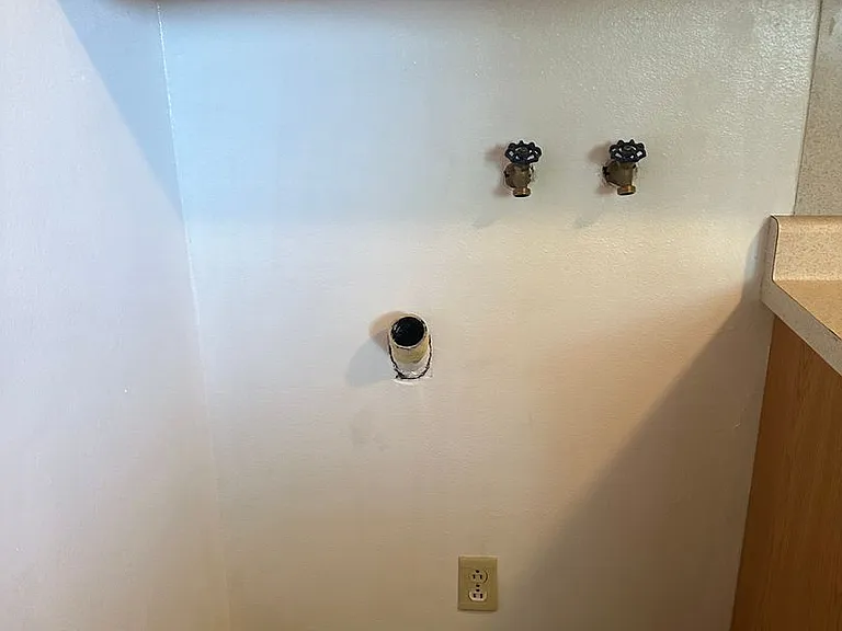 1119 N Alameda Ave — Photo 10