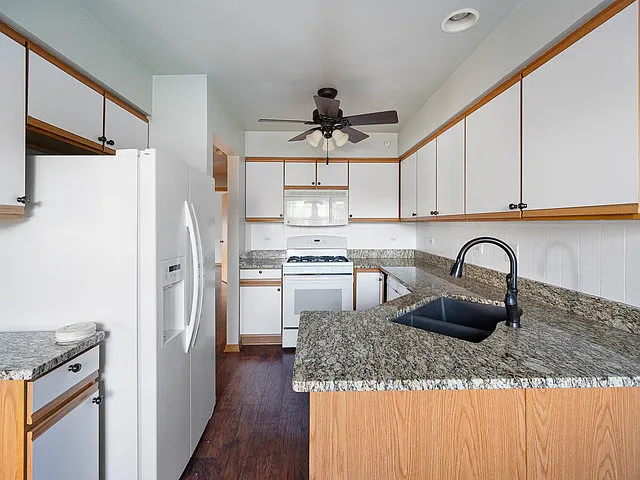 2552 Dickens Dr #2552 — Photo 4