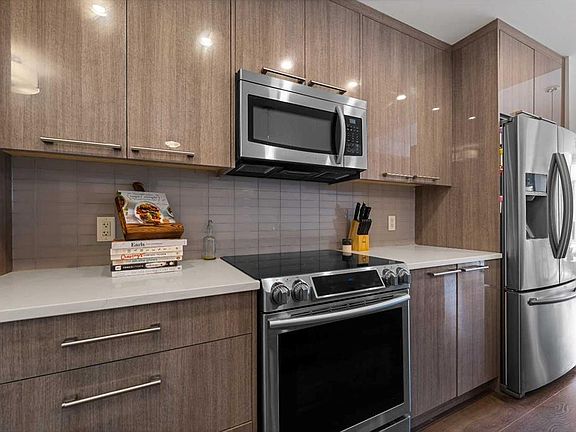 4th image of 317 N 22nd Ave SW #307