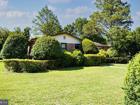 5th image of 975 Spring View Dr