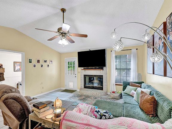 4th image of 10933 Oak Valley Dr