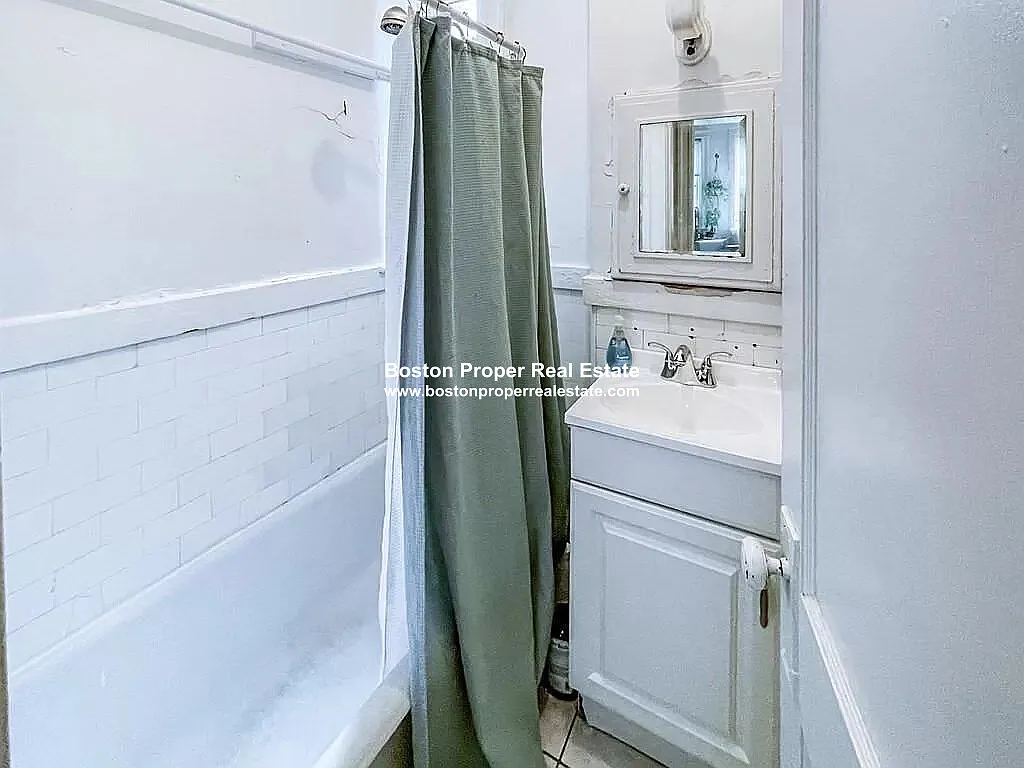 1 bed, 800 sqft, $2,395 — Photo 4