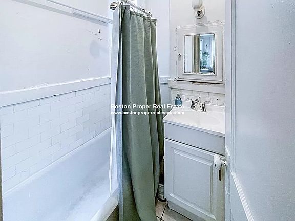 5th image of 1840 Commonwealth Ave APT 4