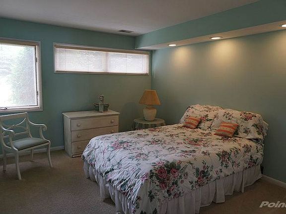2-Master Bedroom