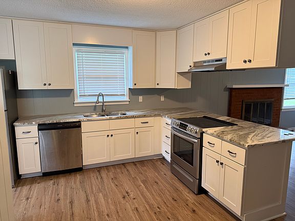 3rd image of 2108 Enterprise Rd