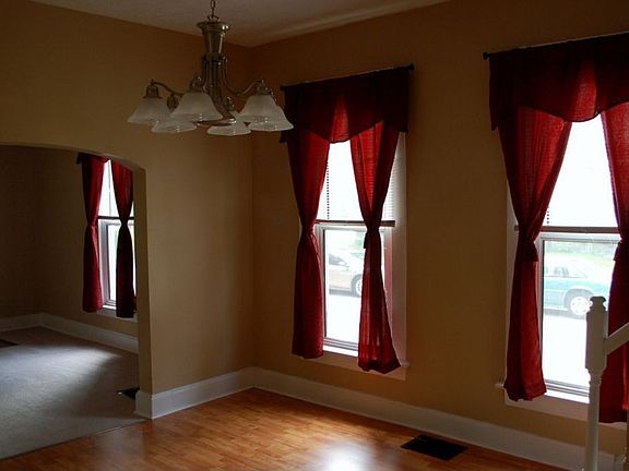 4th image of 44 N Bolton Ave