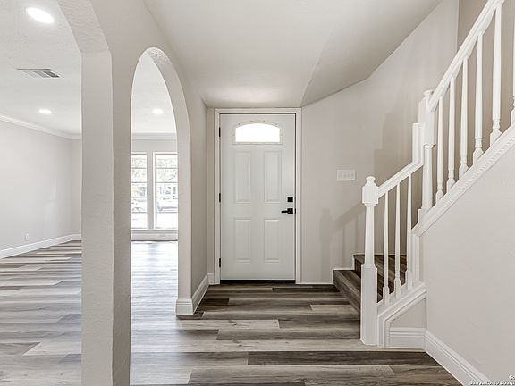 4th image of 3019 QUAKERTOWN DR