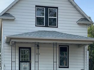 1018 S Courtland St, Chamberlain, SD 57325