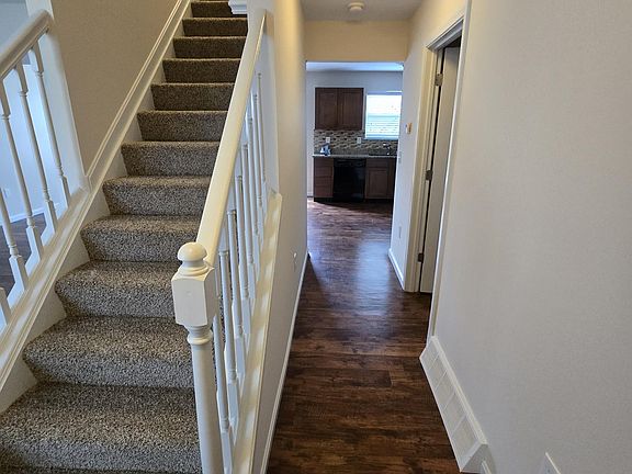 4th image of 1514 Singh St