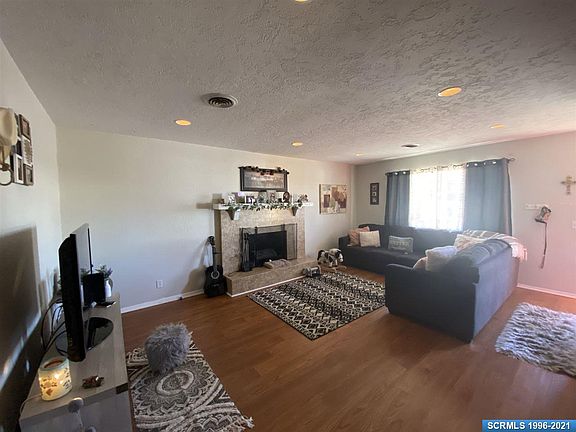 3rd image of 1342 North Loop