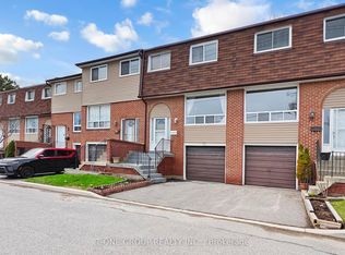 3025 Cedarglen Gate #75, Mississauga, ON L5C 2V7