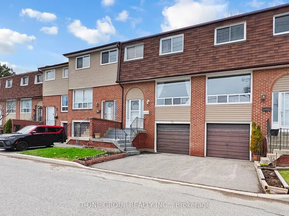 3025 Cedarglen Gate #75, Mississauga, ON L5C 2V7