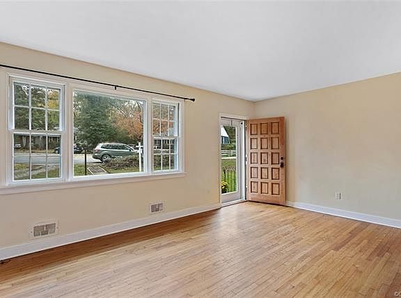 3rd image of 6216 Kimberly Cir