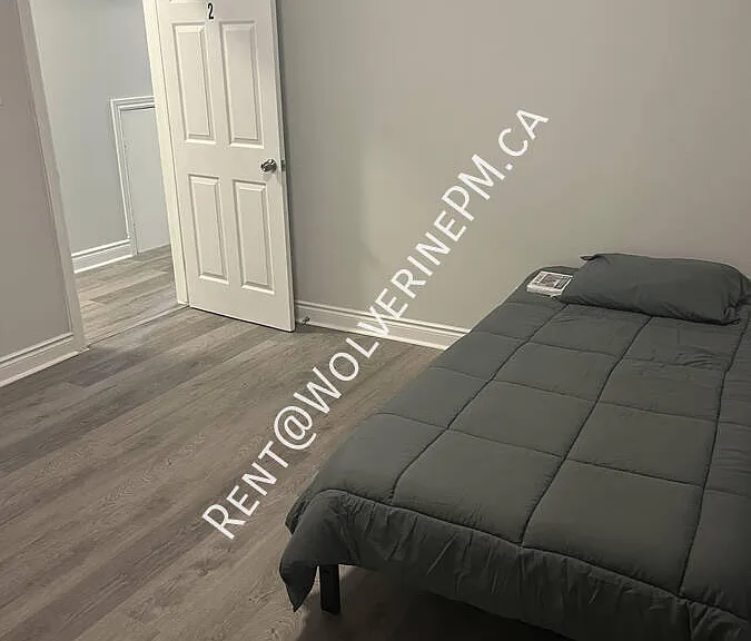 188 Wellington St N #1 — Photo 8