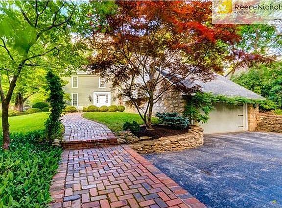 3rd image of 820 Rockwell Ln