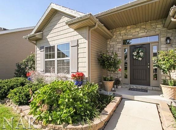 2nd image of 28 Dry Sage Cir
