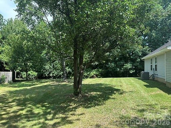 3rd image of 9022 Brad Ct