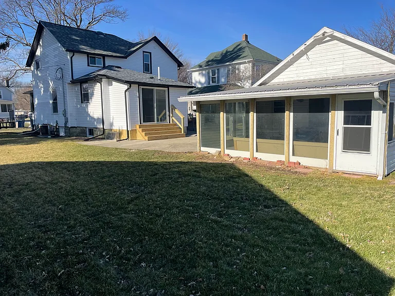 553 Adams Ave — Photo 21