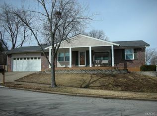 4335 Pegasus Dr, Saint Louis, MO 63129