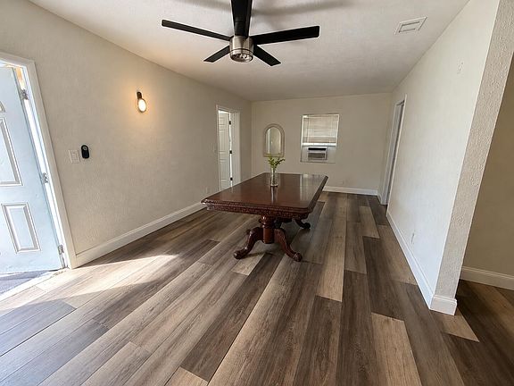 5th image of 2219 Wilson St
