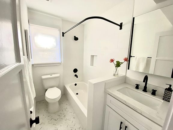 5th image of 1132 Princeton St #10