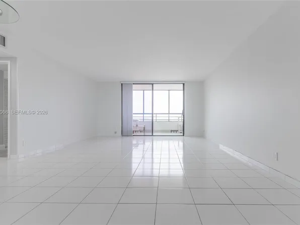 500 Three Islands Blvd, Hallandale, FL