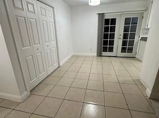 929 Roselawn Ave #B, Modesto, CA 95351