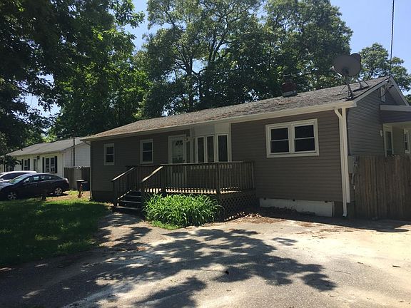 2nd image of 92 Daisy Dr