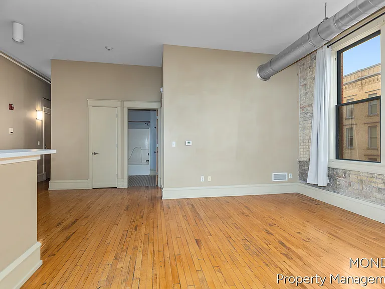 1 Oakes St SW #3 — Photo 9