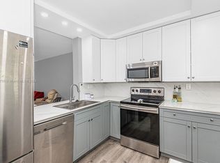 2800 Somerset Dr APT 118J, Lauderdale Lakes, FL 33311