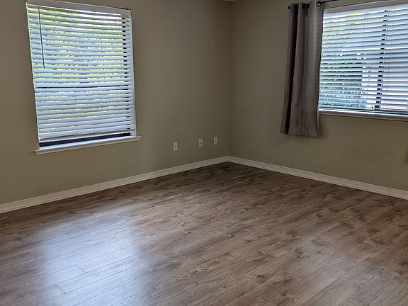 5th image of 1505 Sunset Pl #A