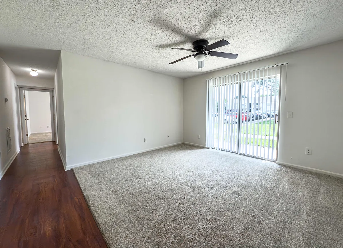 Building Photo - 713 S Parker Dr