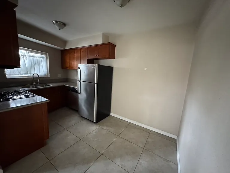 5401 W Olympic Blvd #1 — Photo 16