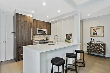 Sold by Avenue Sotheby's International Realty