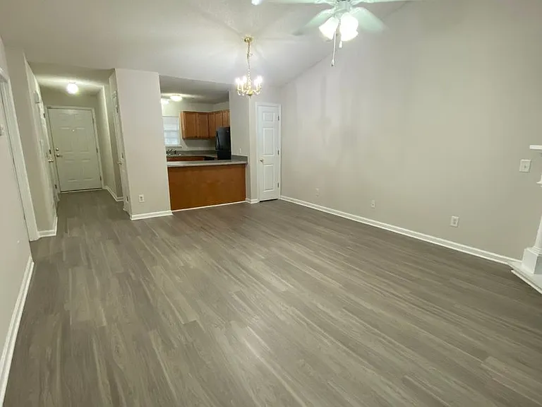 Meridian Park Apartments — Photo 96