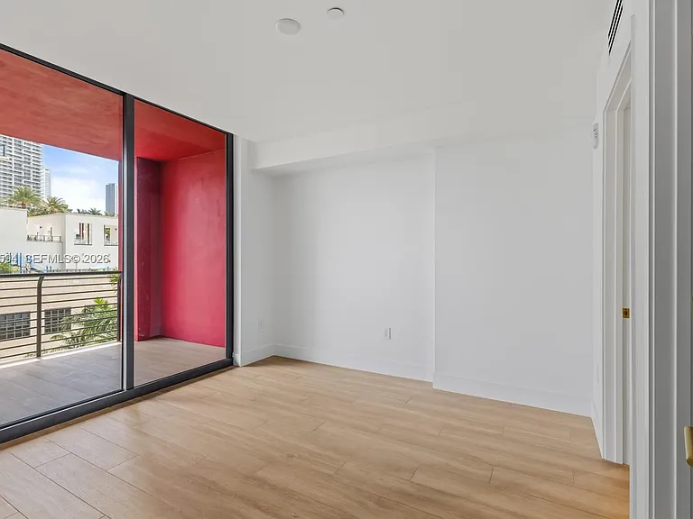90 NE 32nd St #506 — Photo 4