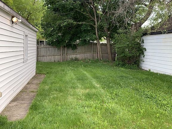 4th image of 19356 Kenosha St