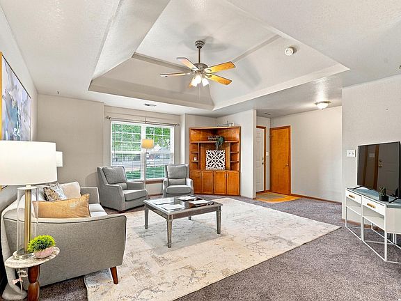 3rd image of 508 River Bend Ct