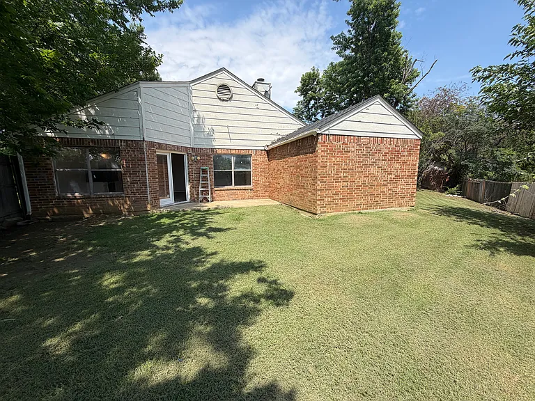 222 Lydia Cir — Photo 11