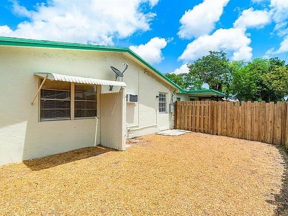 3rd image of 3802 Melaleuca Ln #B